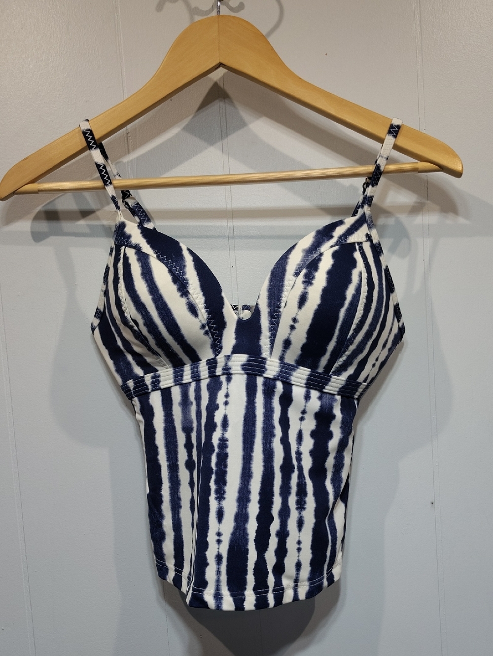 Athleta Tie Dye Wavebreak Tankini Swim Top in Blue White size Small